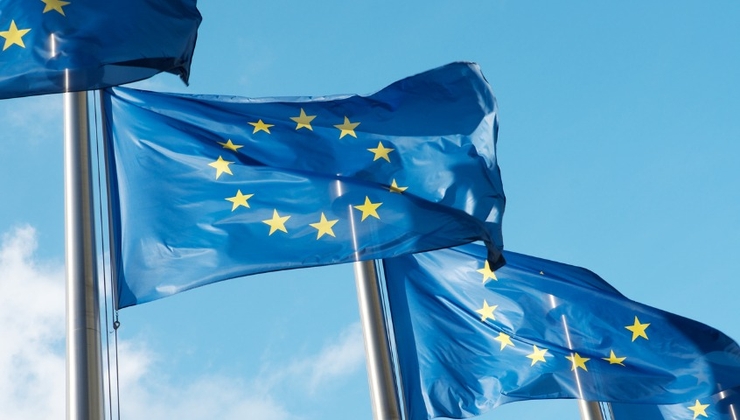 Trader thoughts - the conflicting forces dictating EURUSD flow